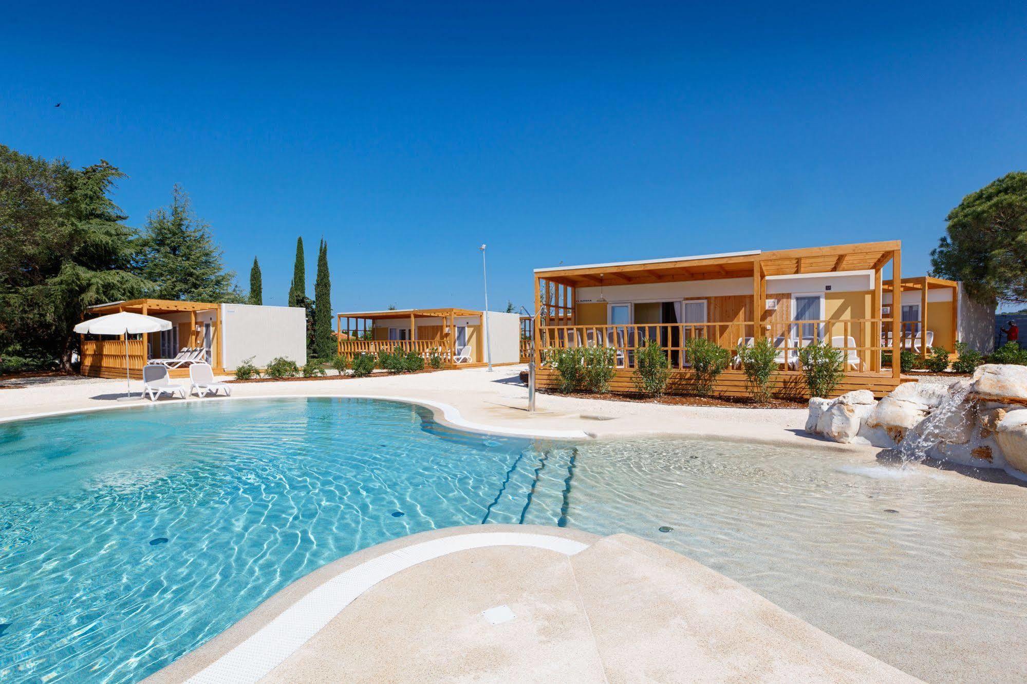 Maistra Camping Polari Mobile homes Rovigno Esterno foto