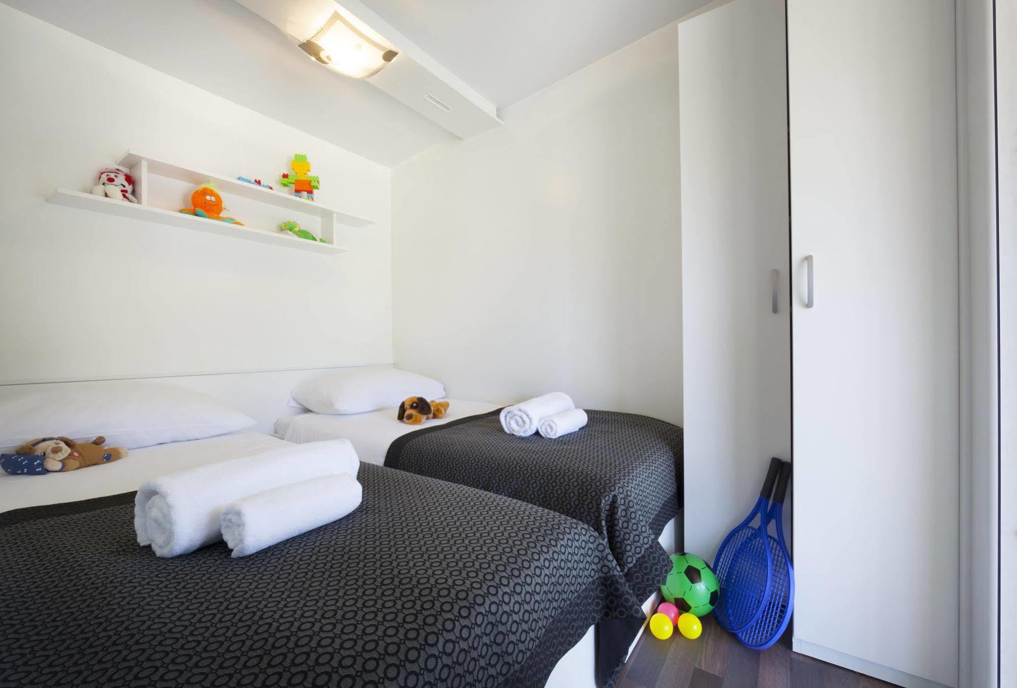 Maistra Camping Polari Mobile homes Rovigno Esterno foto
