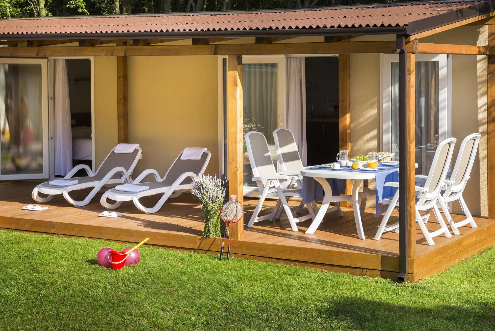 Maistra Camping Polari Mobile homes Rovigno Esterno foto