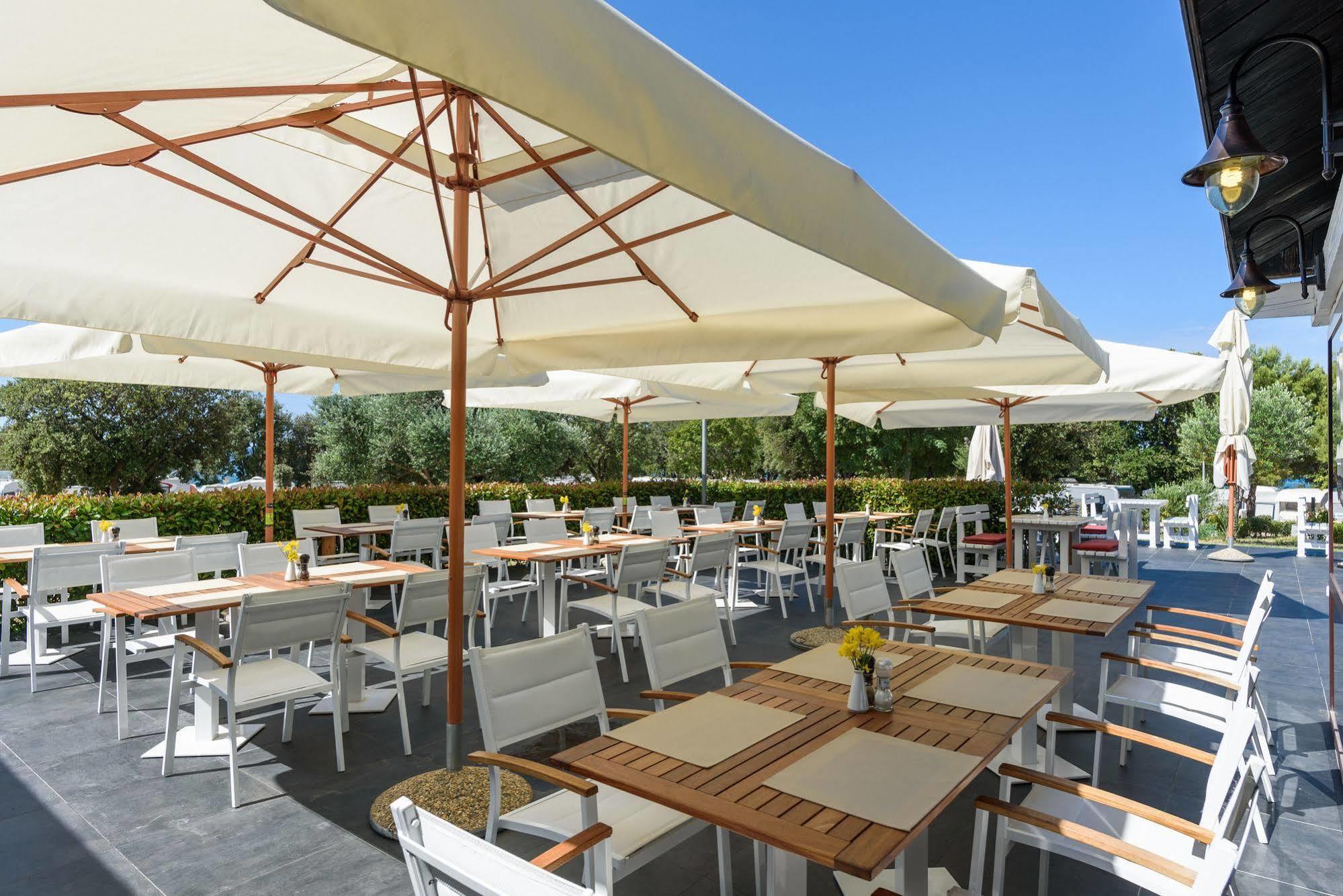 Maistra Camping Polari Mobile homes Rovigno Esterno foto