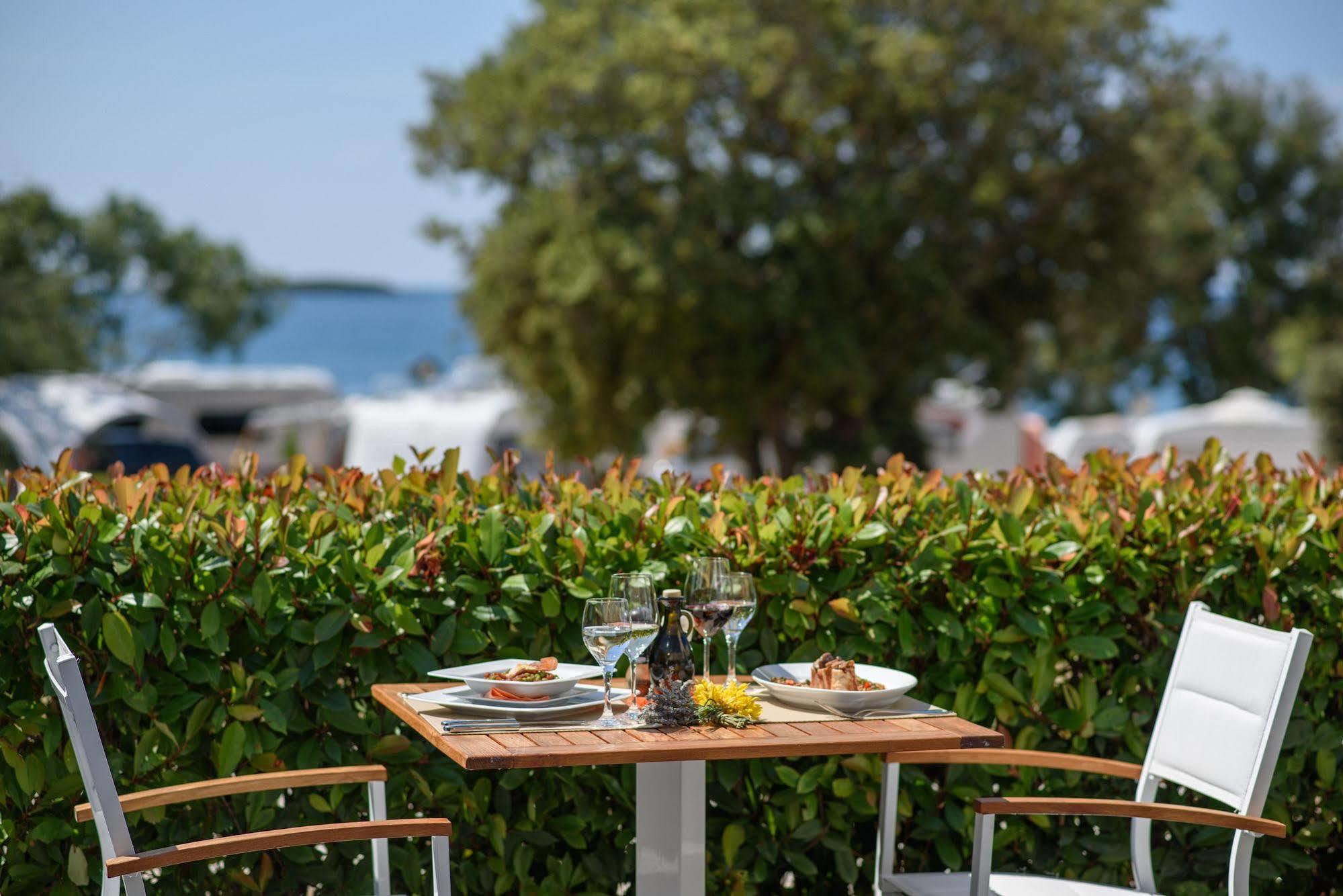 Maistra Camping Polari Mobile homes Rovigno Esterno foto