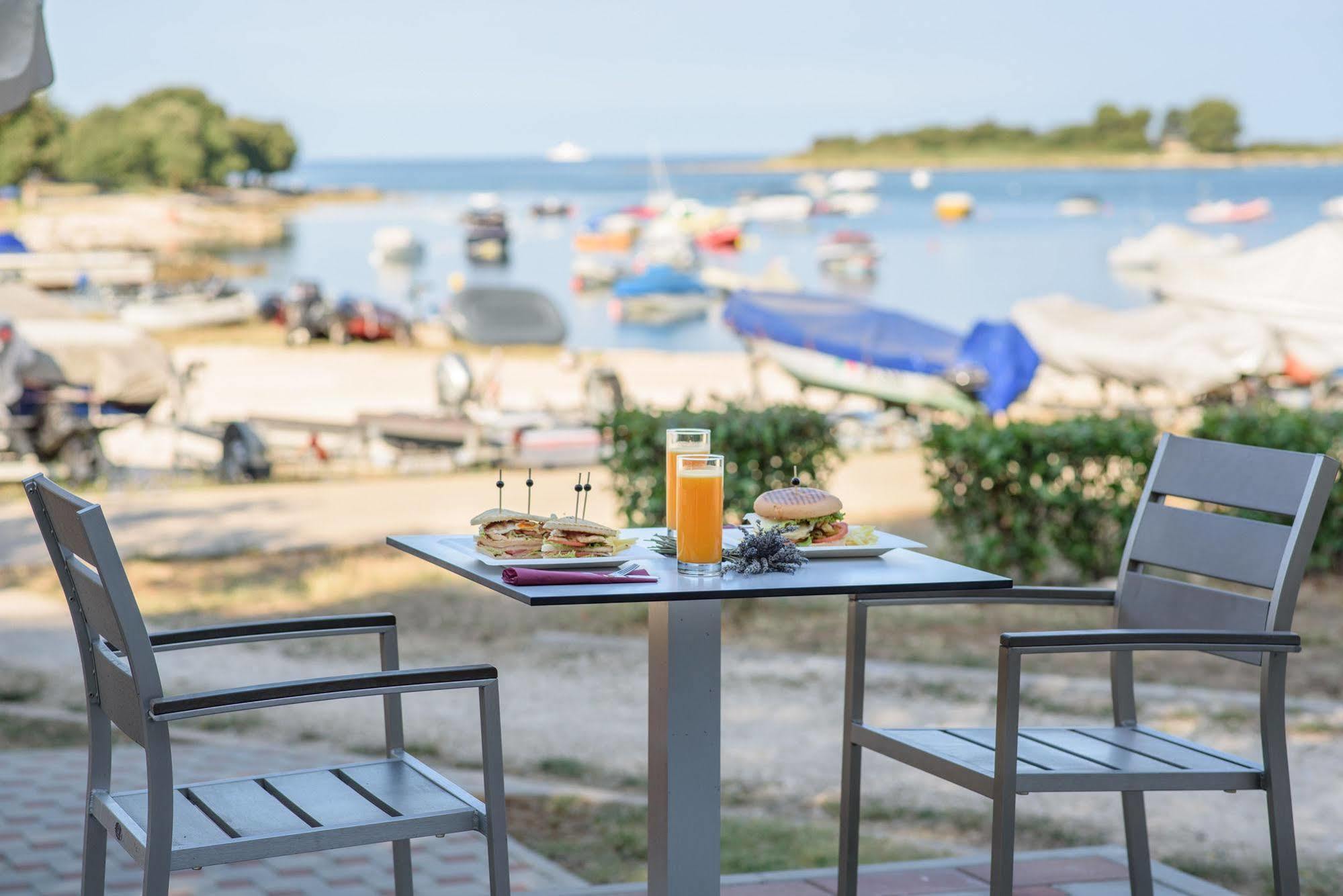 Maistra Camping Polari Mobile homes Rovigno Esterno foto