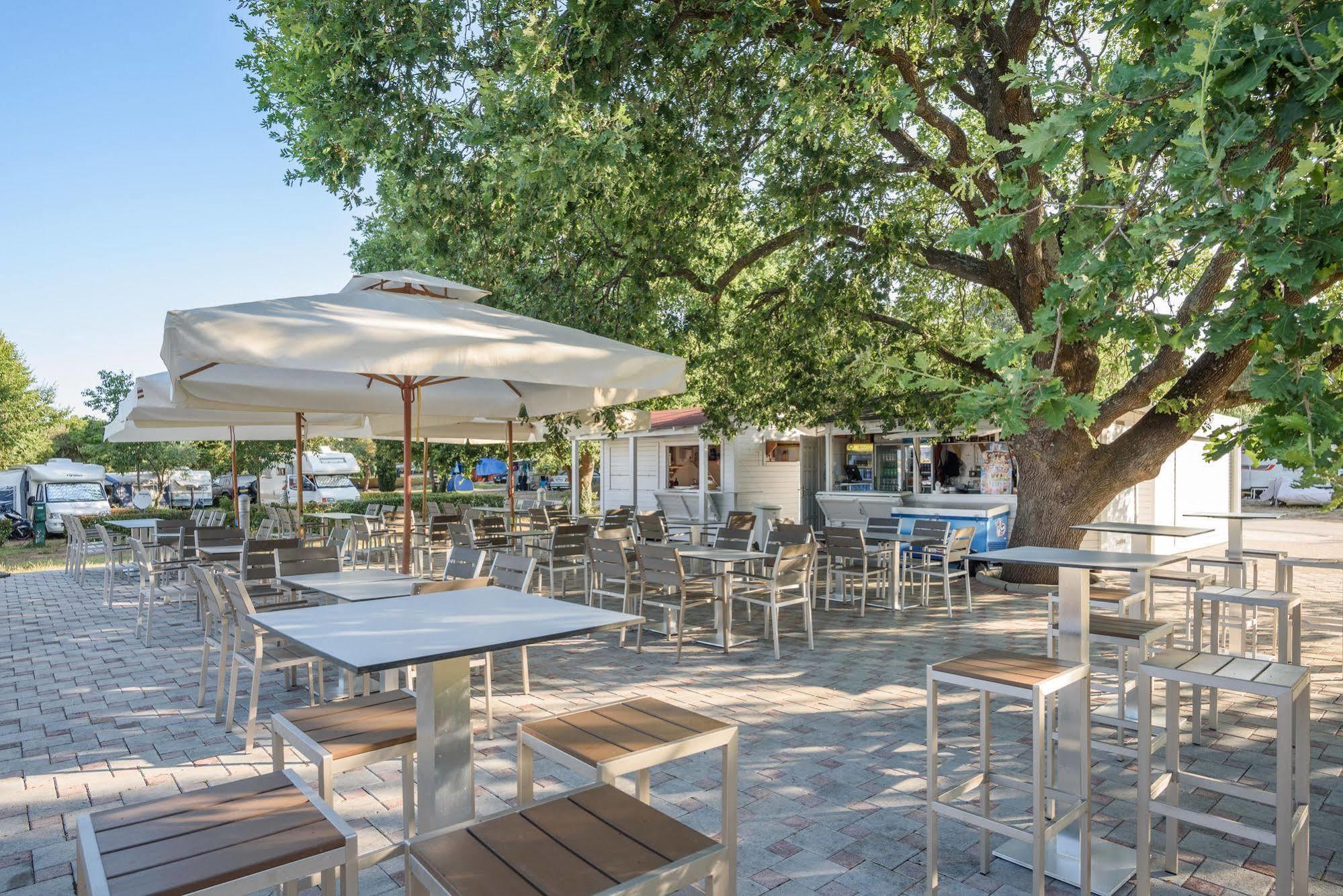 Maistra Camping Polari Mobile homes Rovigno Esterno foto